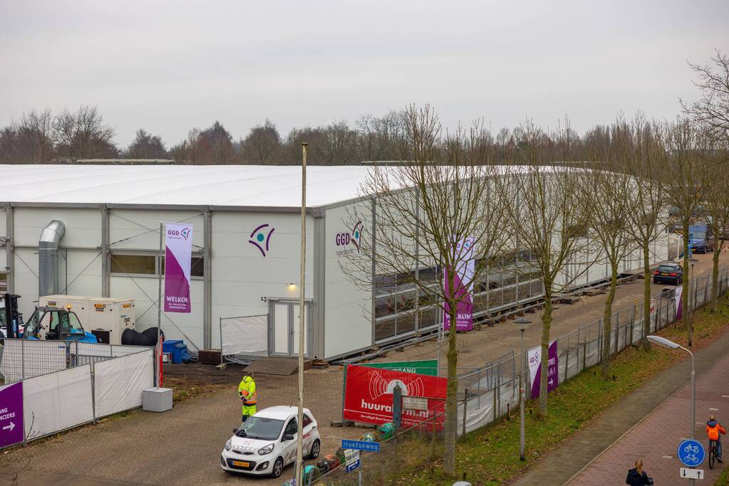 Laatste loodjes voor GGD XL test- en vaccinatielocatie