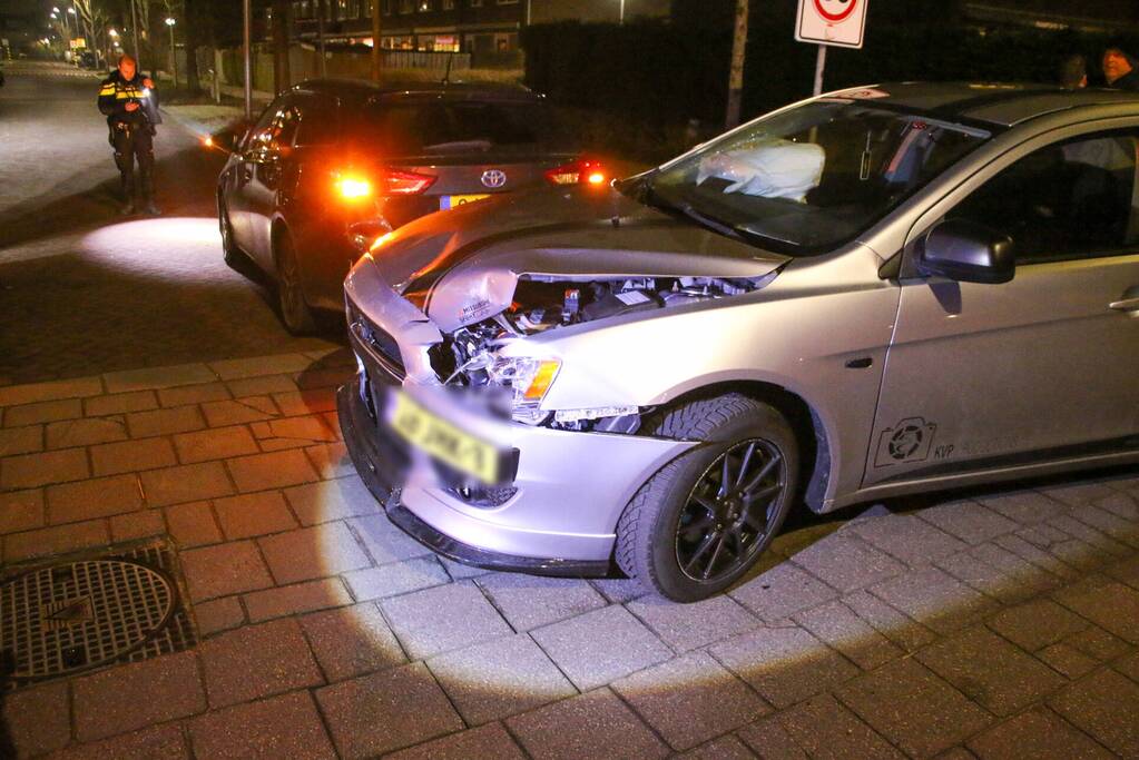 Schade bij ongeval tussen twee auto's