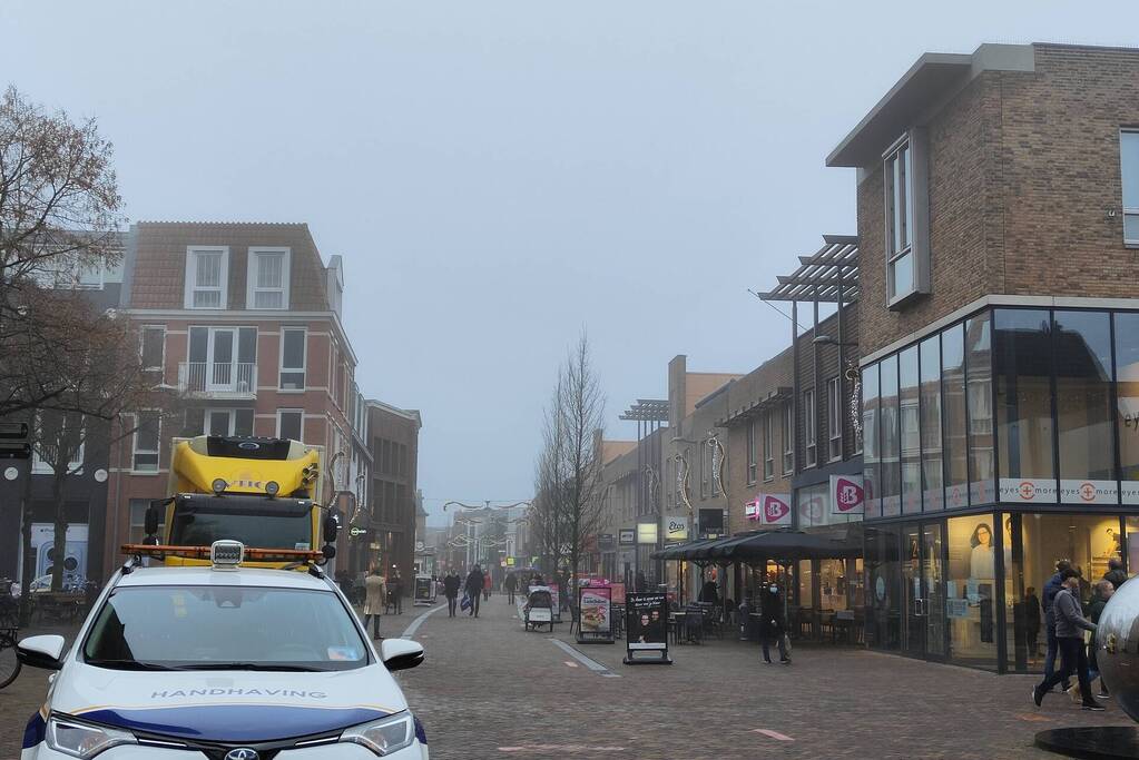 Winkels heropend onder toeziend oog van handhavers na lockdown