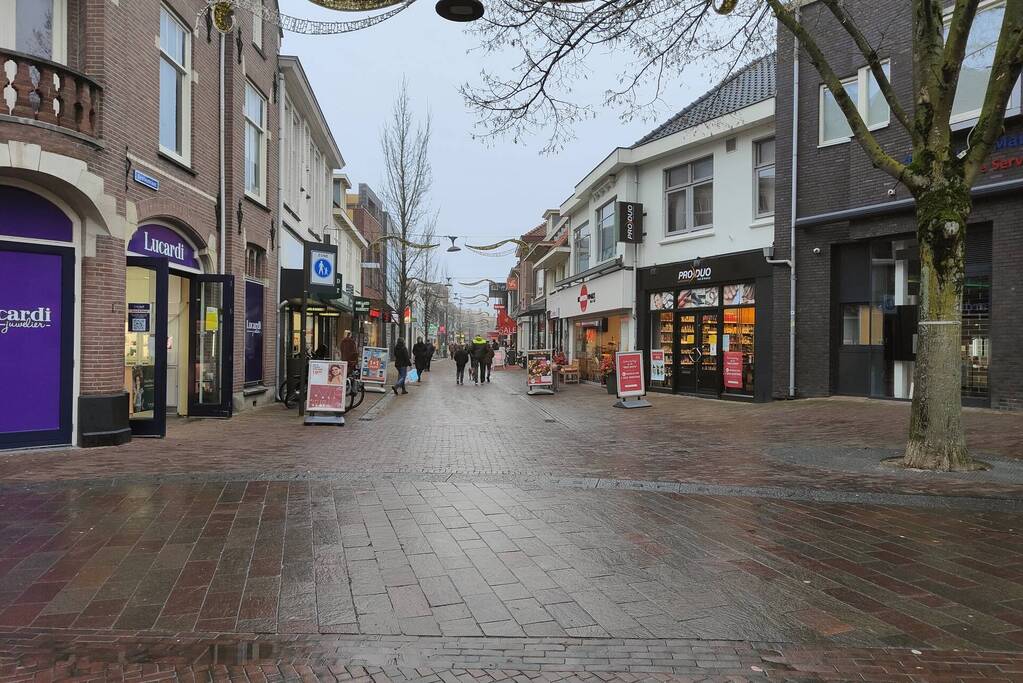 Winkels heropend onder toeziend oog van handhavers na lockdown