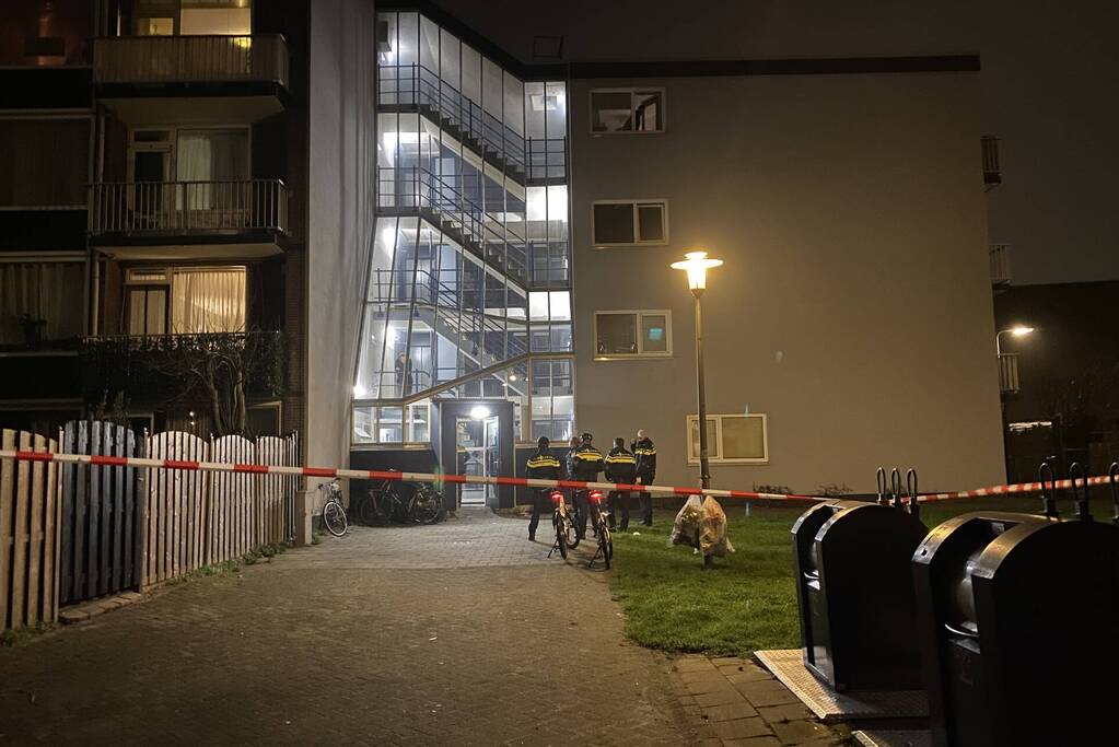 Vuurwerk in brievenbus zorgt voor rookontwikkeling in flatportiek