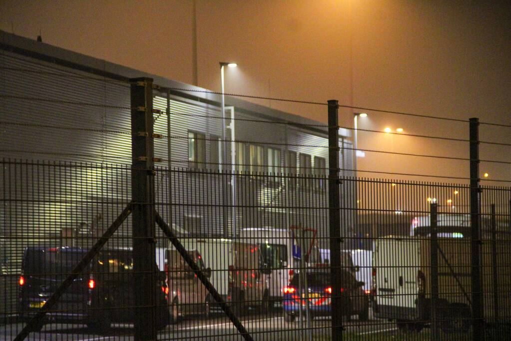 Mist op Eindhoven Airport zorgt voor vastzittende Dakar-deelnemers in vliegtuig