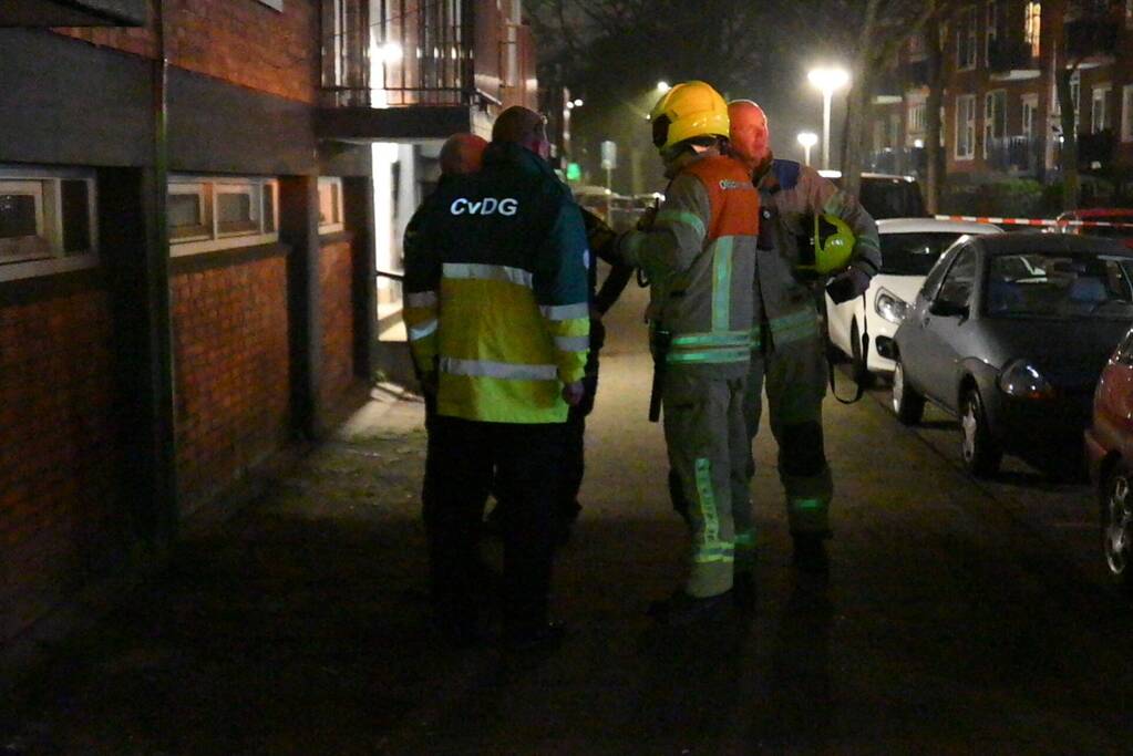Man gewond bij woningbrand, parkiet overleden