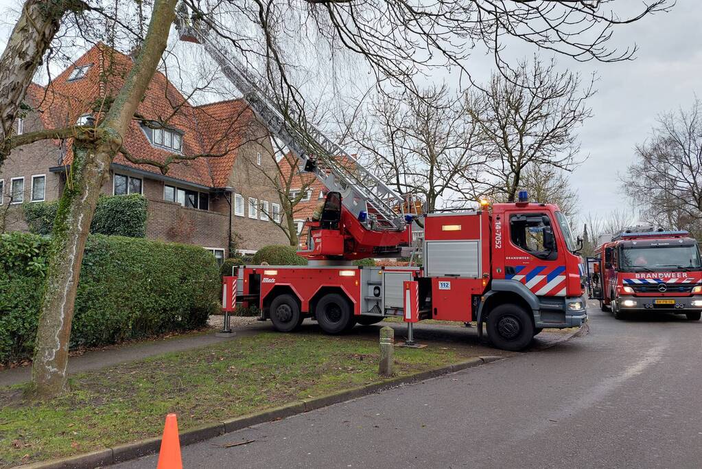 Schoorsteen geveegd na brandmelding