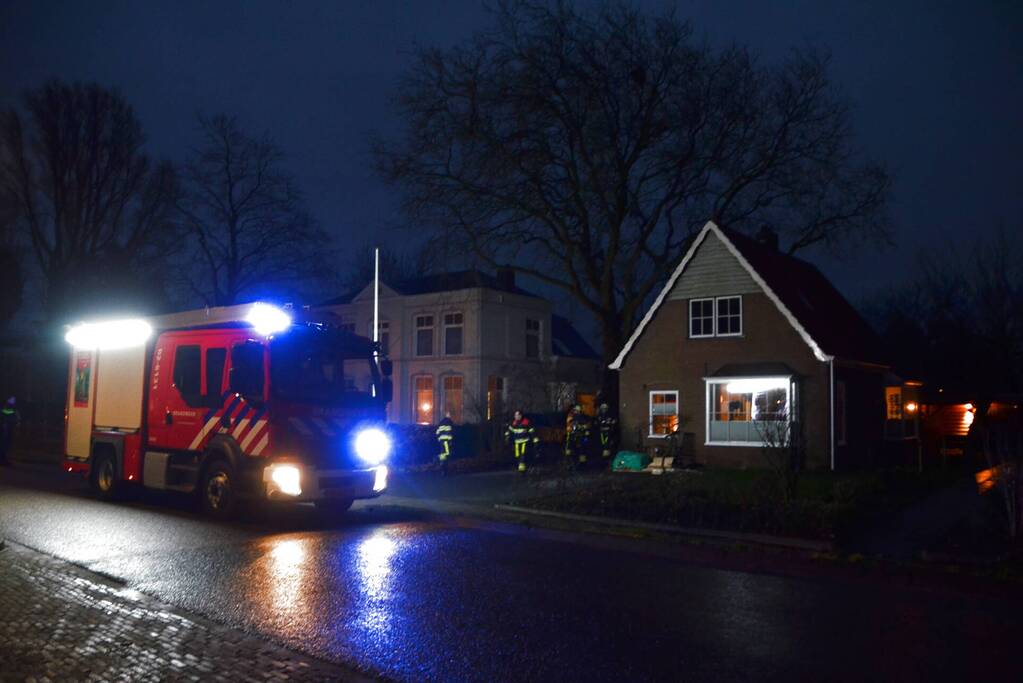 Brandweer controleert woning na brand