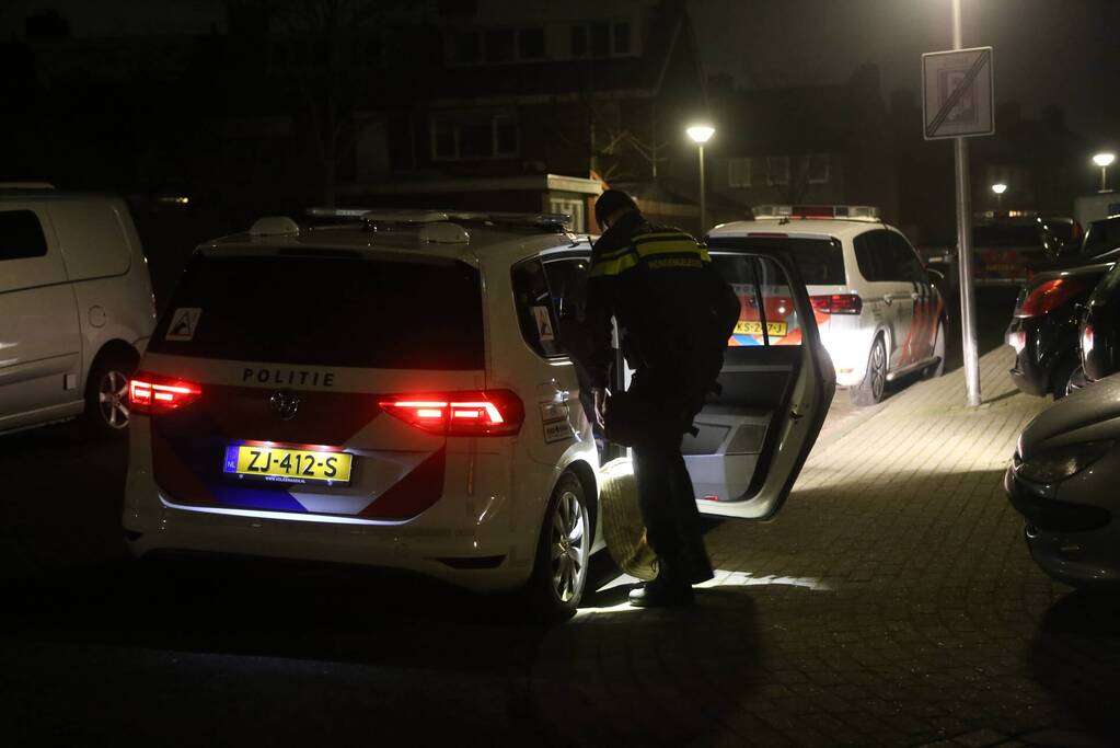 Man raakt gewond aan gezicht door steekpartij