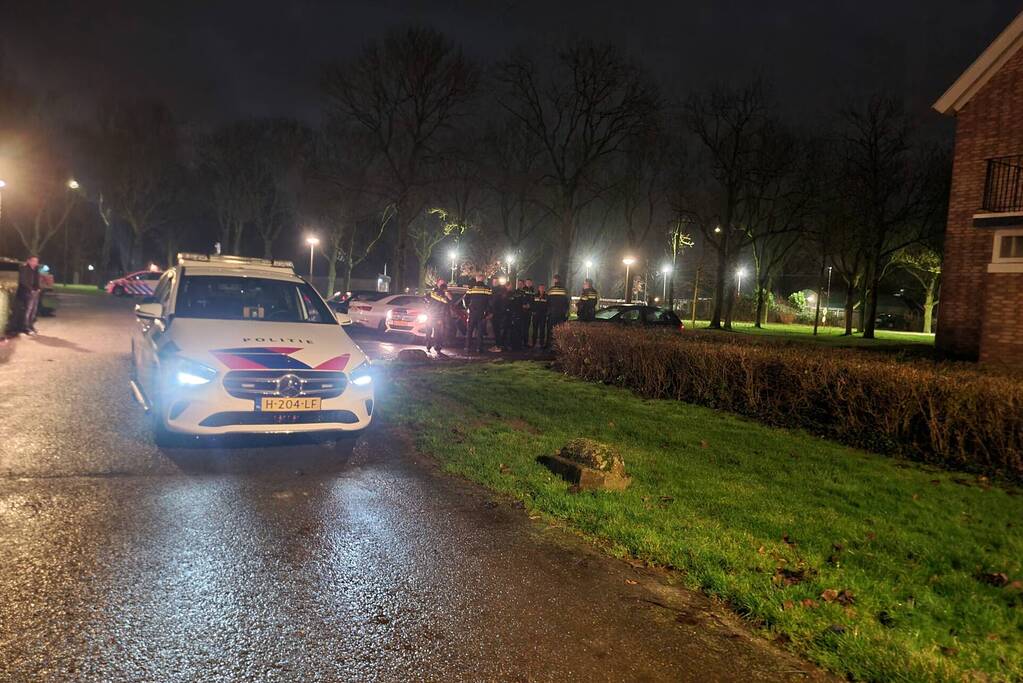 Veel politie aanwezig in woonwijk