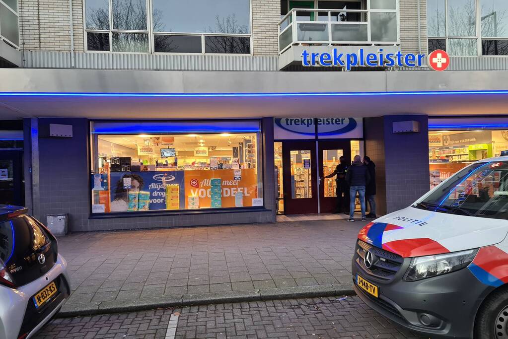 Politie doet onderzoek naar overval op drogisterij