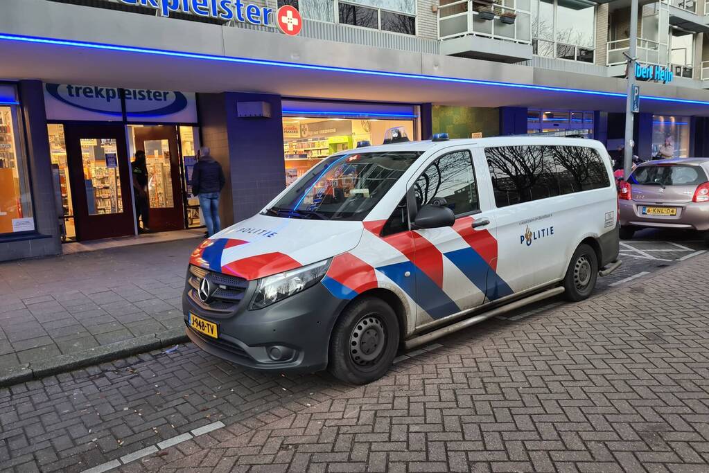 Politie doet onderzoek naar overval op drogisterij