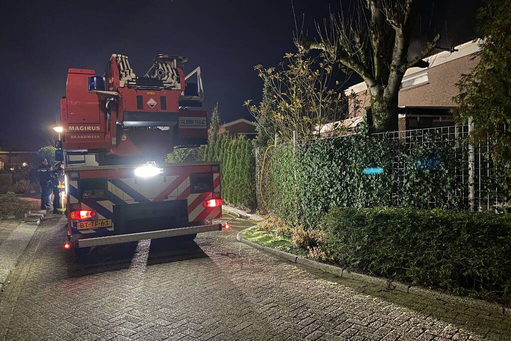 Veel rook bij brand in garage