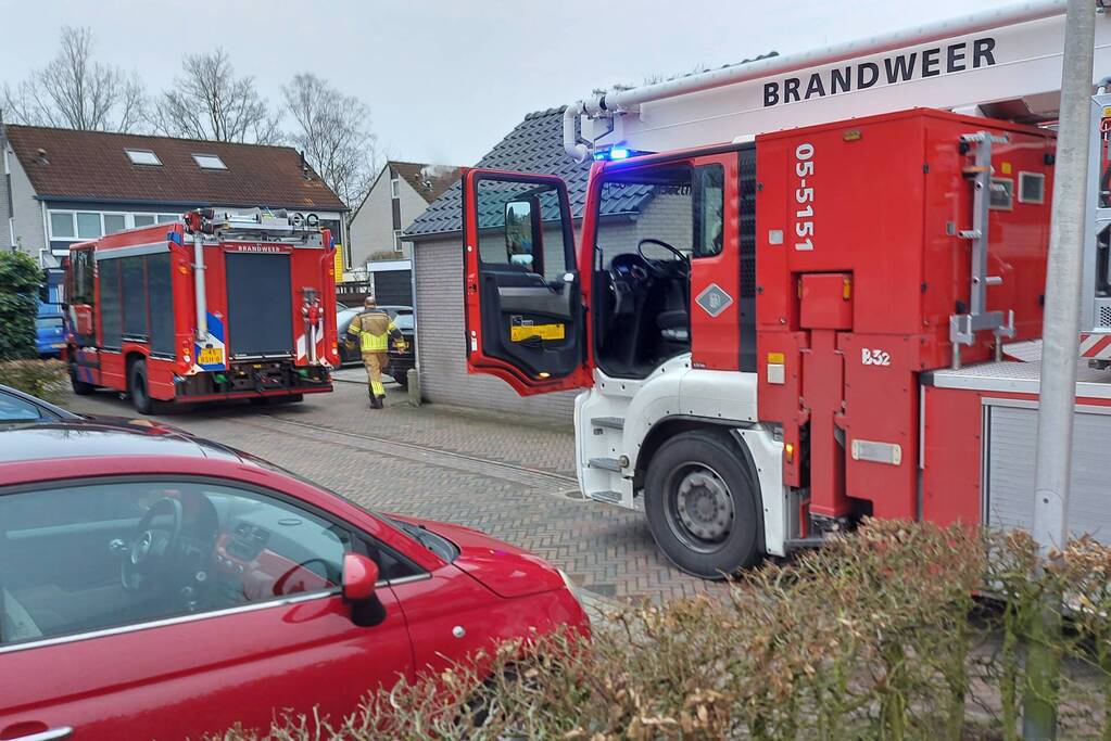 Brandweer controleert schoorsteen na brand