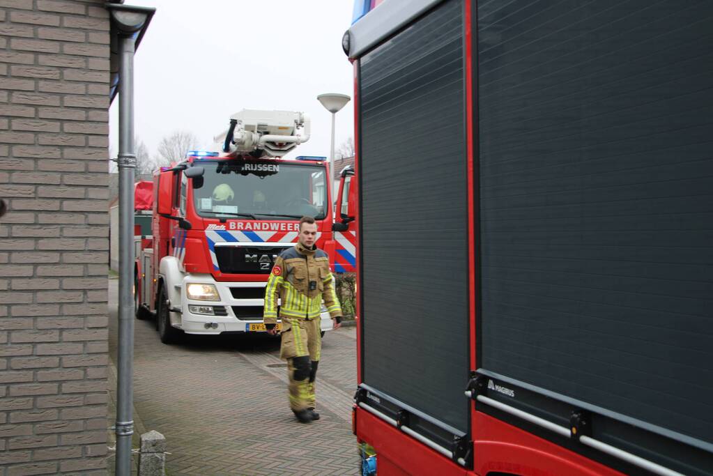 Brandweer controleert schoorsteen na brand