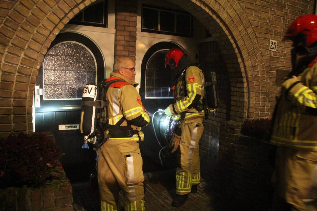 Brandweer doet onderzoek naar vreemde lucht