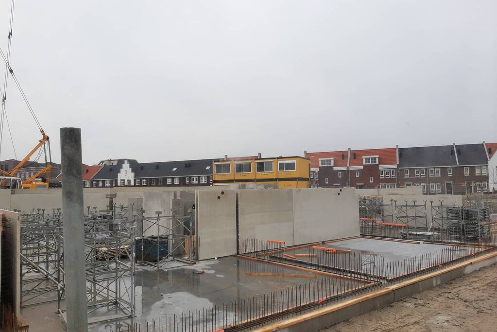 Brandweer blust brand in keet