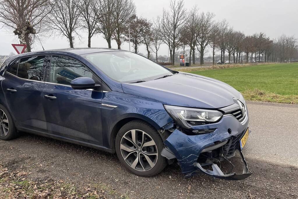 Scooterrijder belandt in sloot na crash