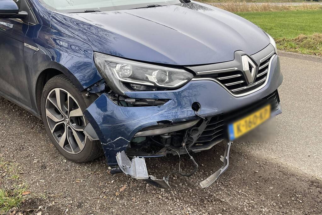 Scooterrijder belandt in sloot na crash