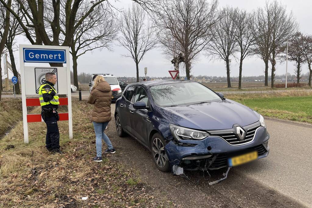 Scooterrijder belandt in sloot na crash