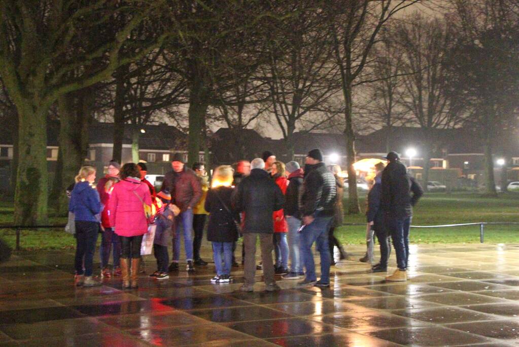 Grote opkomst bij lichtjestocht