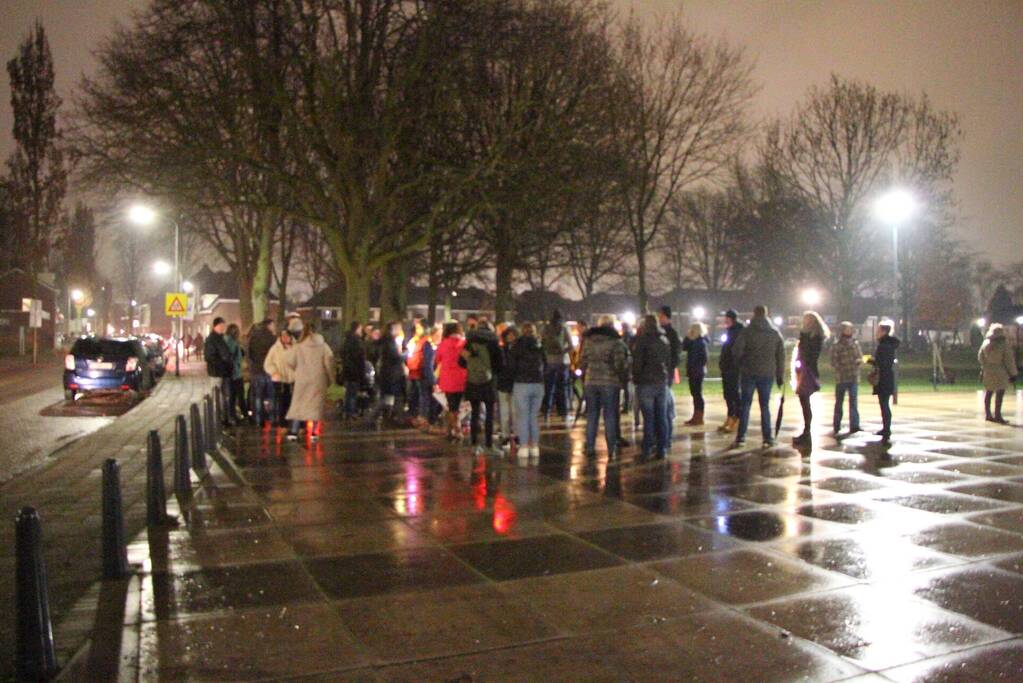 Grote opkomst bij lichtjestocht