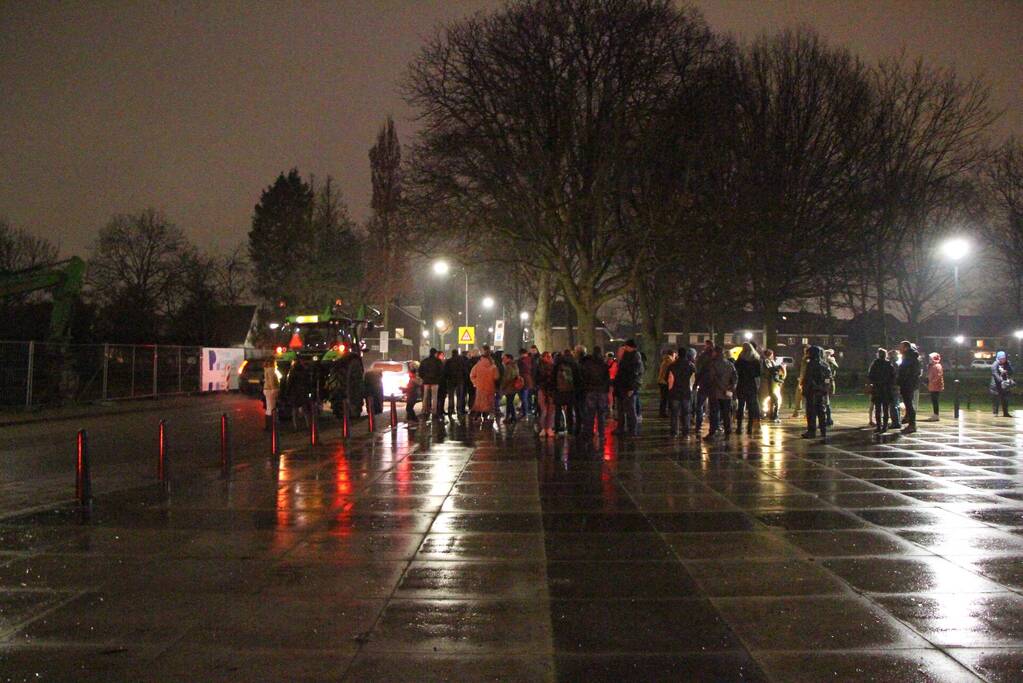 Grote opkomst bij lichtjestocht