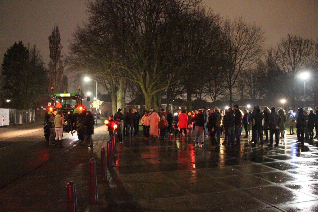 Grote opkomst bij lichtjestocht