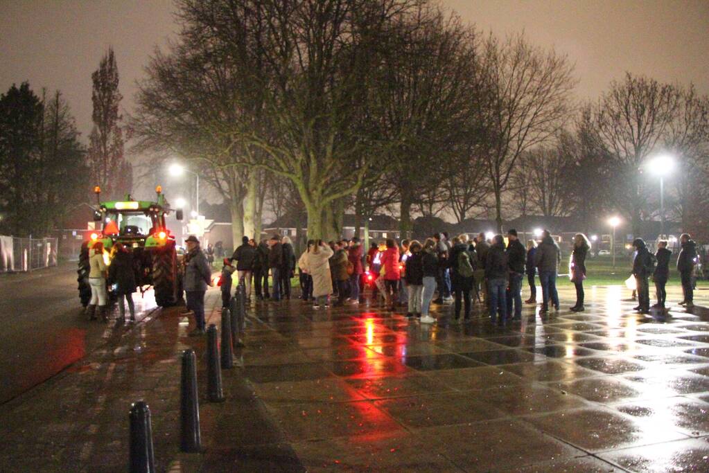 Grote opkomst bij lichtjestocht