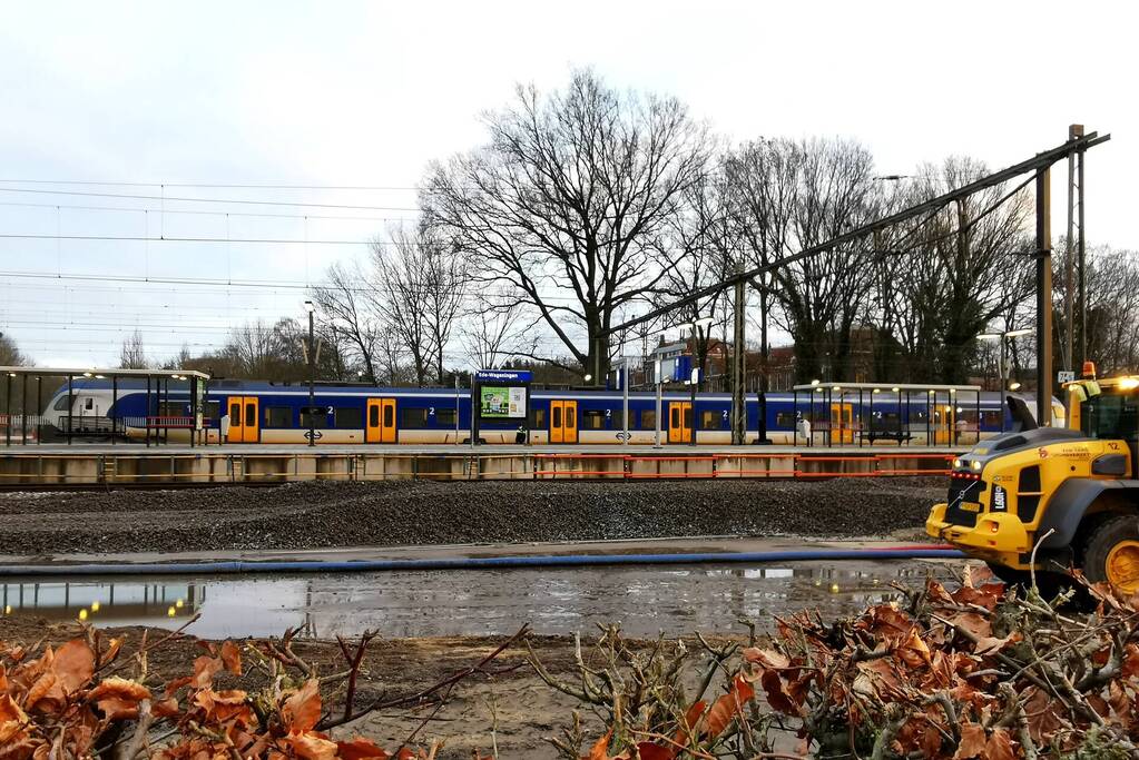 Trein botst met persoon bij NS-station