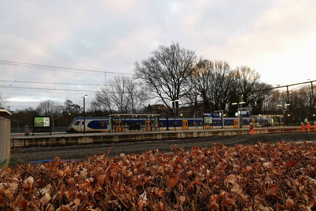 Trein botst met persoon bij NS-station