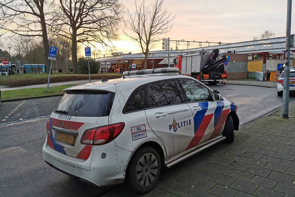 Trein botst met persoon bij NS-station