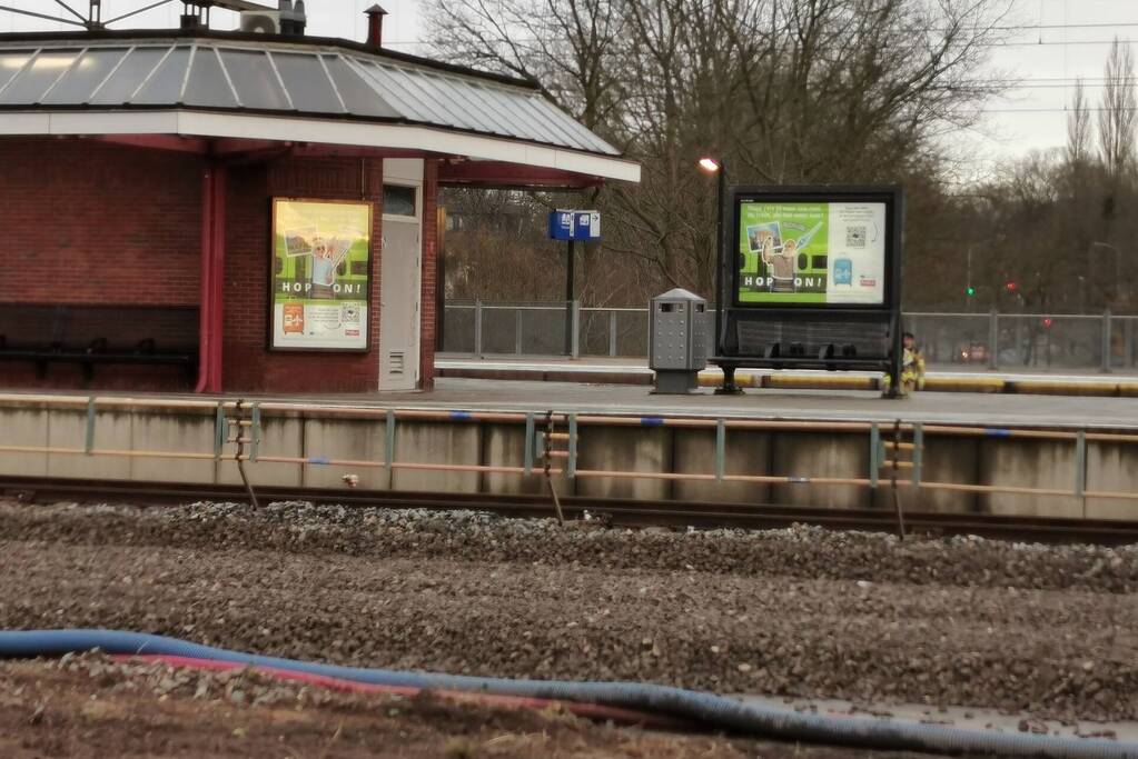 Trein botst met persoon bij NS-station
