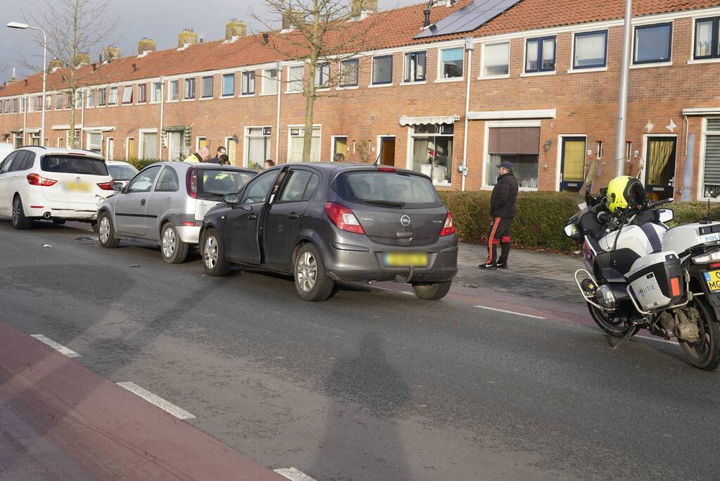 Kettingbotsing tussen drie voertuigen