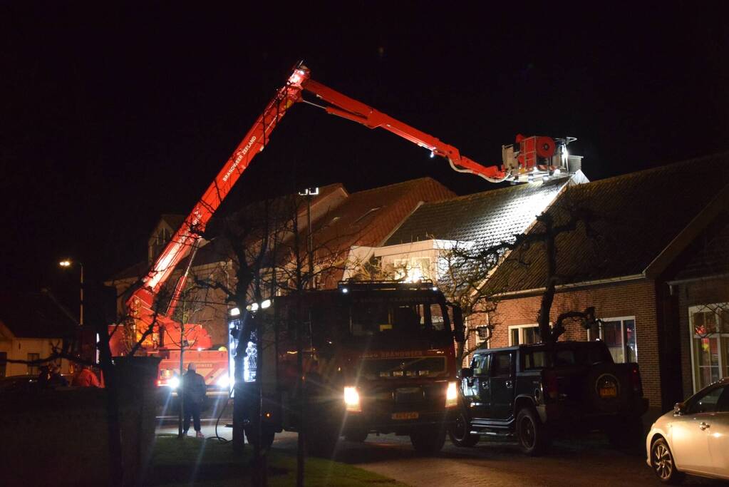 Rookontwikkeling door brand in schoorsteen