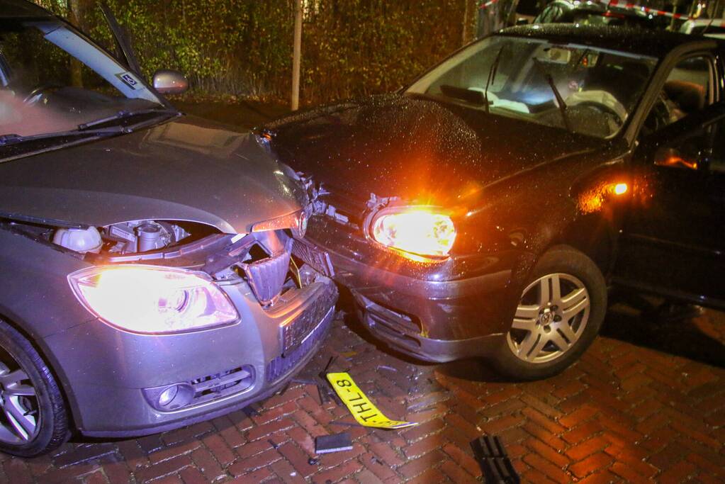 Automobilist crasht en vlucht na achtervolging