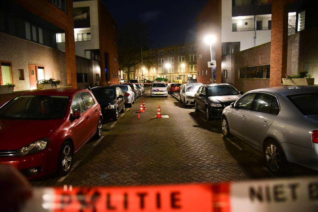 Politie onderzoekt schietpartij bij woning