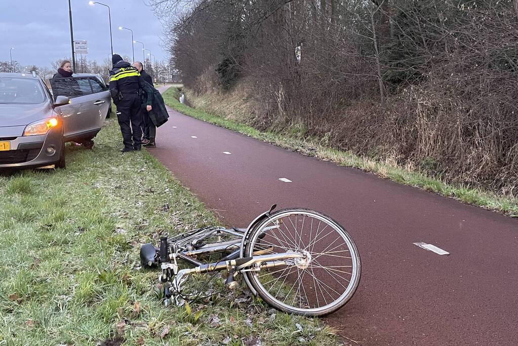 Fietser gaat onderuit op fietspad