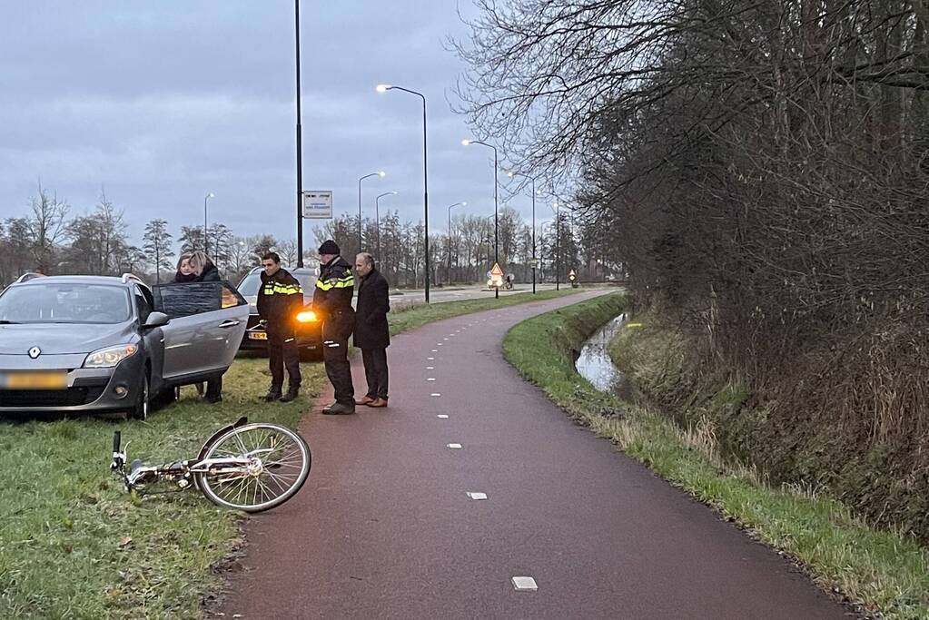 Fietser gaat onderuit op fietspad
