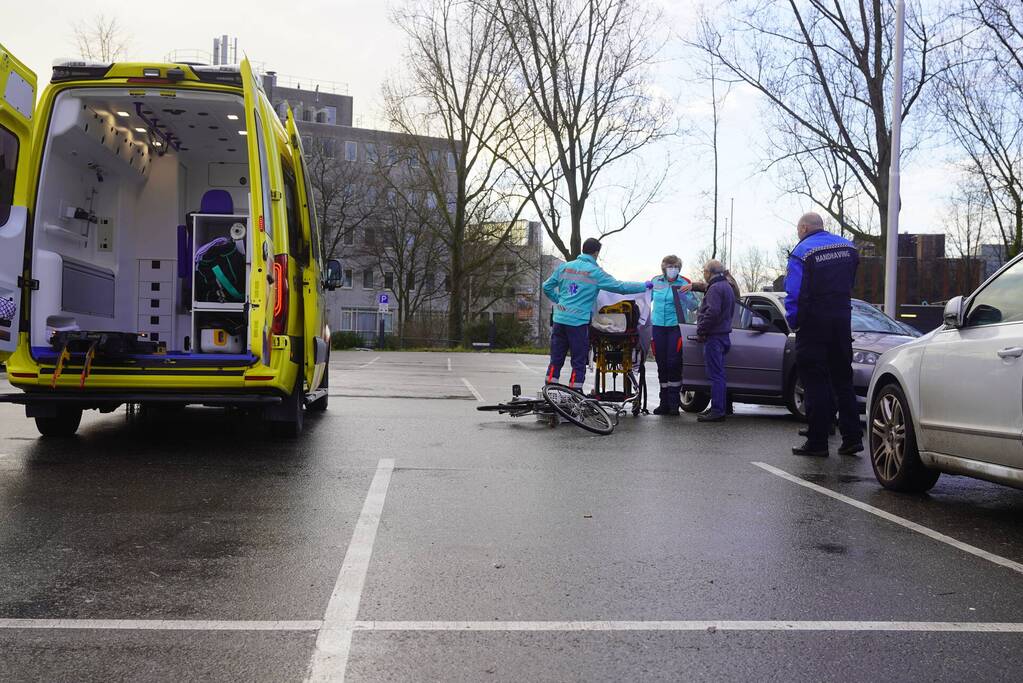Gewonden door spekgladde parkeerplaats