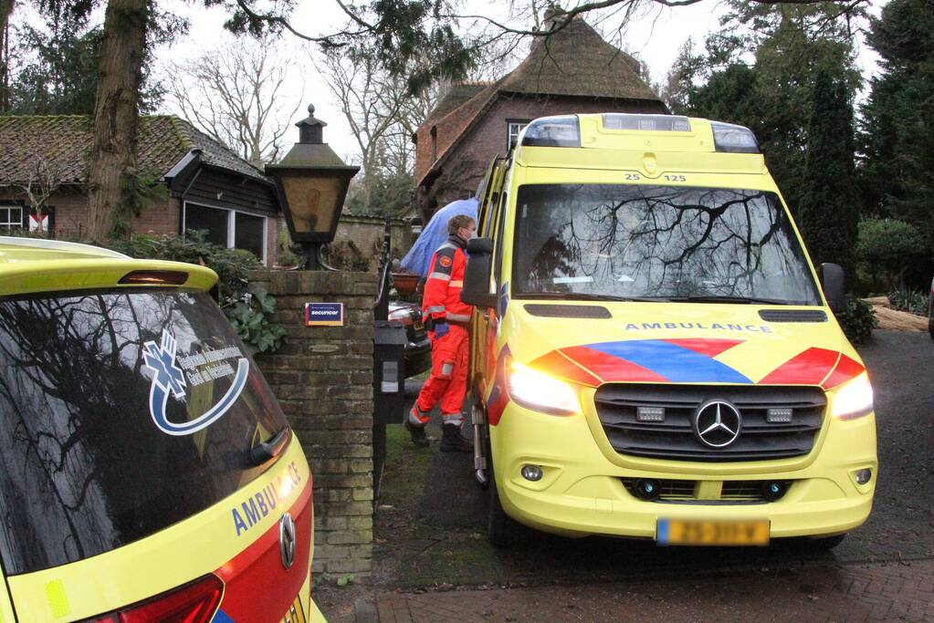 Persoon ernstig gewond na val