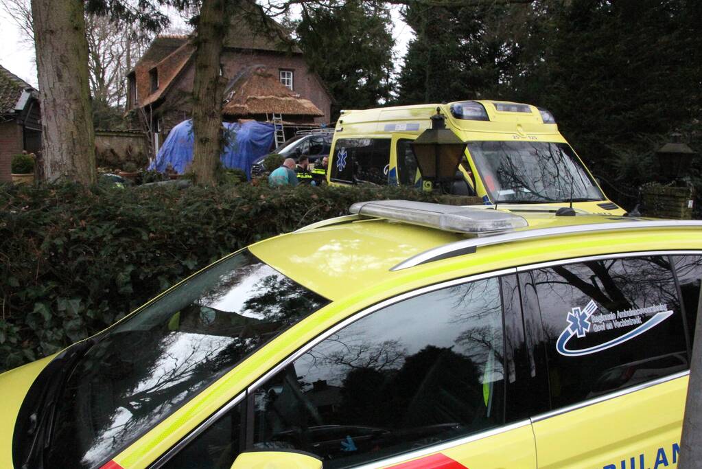 Persoon ernstig gewond na val