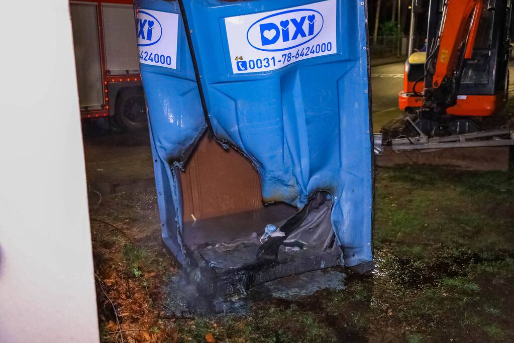 Dixi in brand gestoken