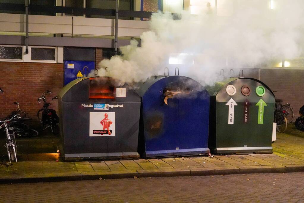 Flinke rookontwikkeling door brand in containers