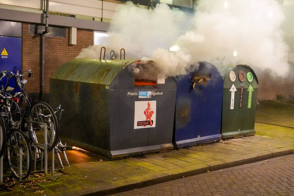 Flinke rookontwikkeling door brand in containers
