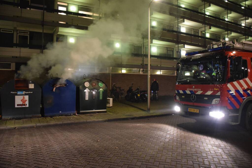Flinke rookontwikkeling door brand in containers
