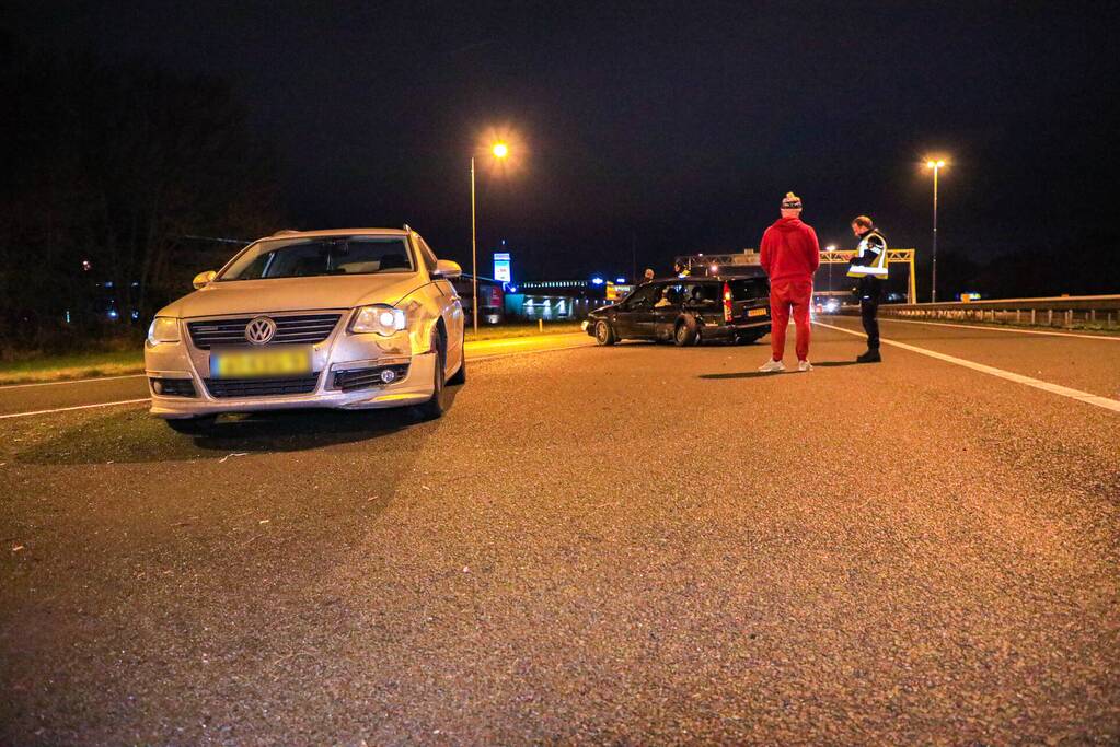 Afrit afgesloten door ongeval tussen meerdere voertuigen