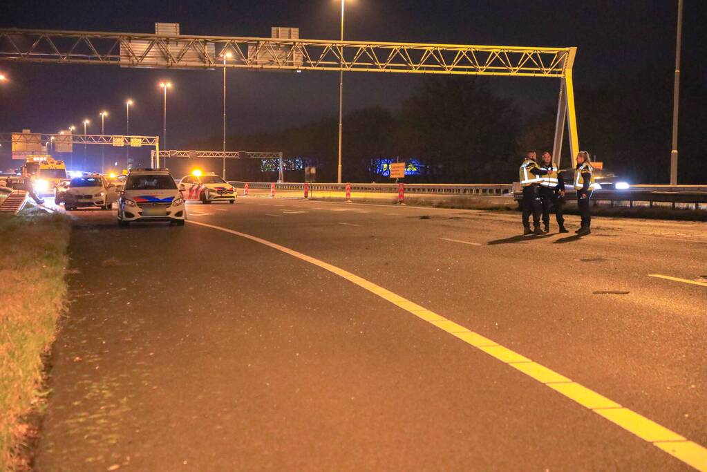 Afrit afgesloten door ongeval tussen meerdere voertuigen
