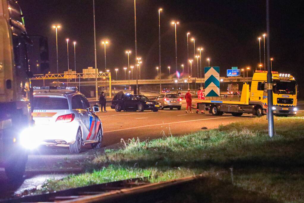 Afrit afgesloten door ongeval tussen meerdere voertuigen
