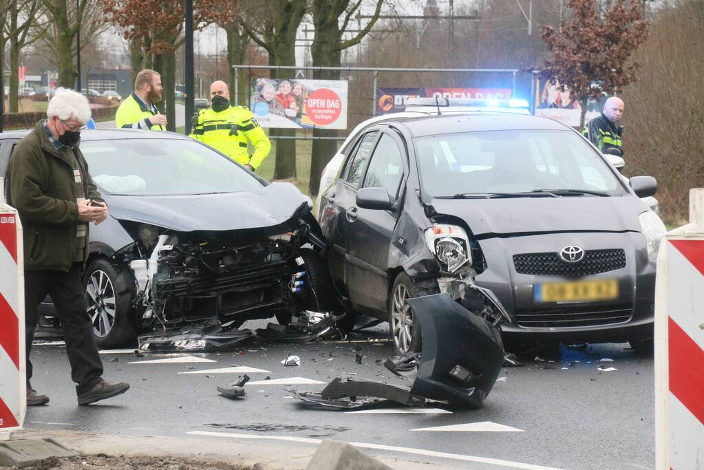 Twee voertuigen betrokken bij aanrijding