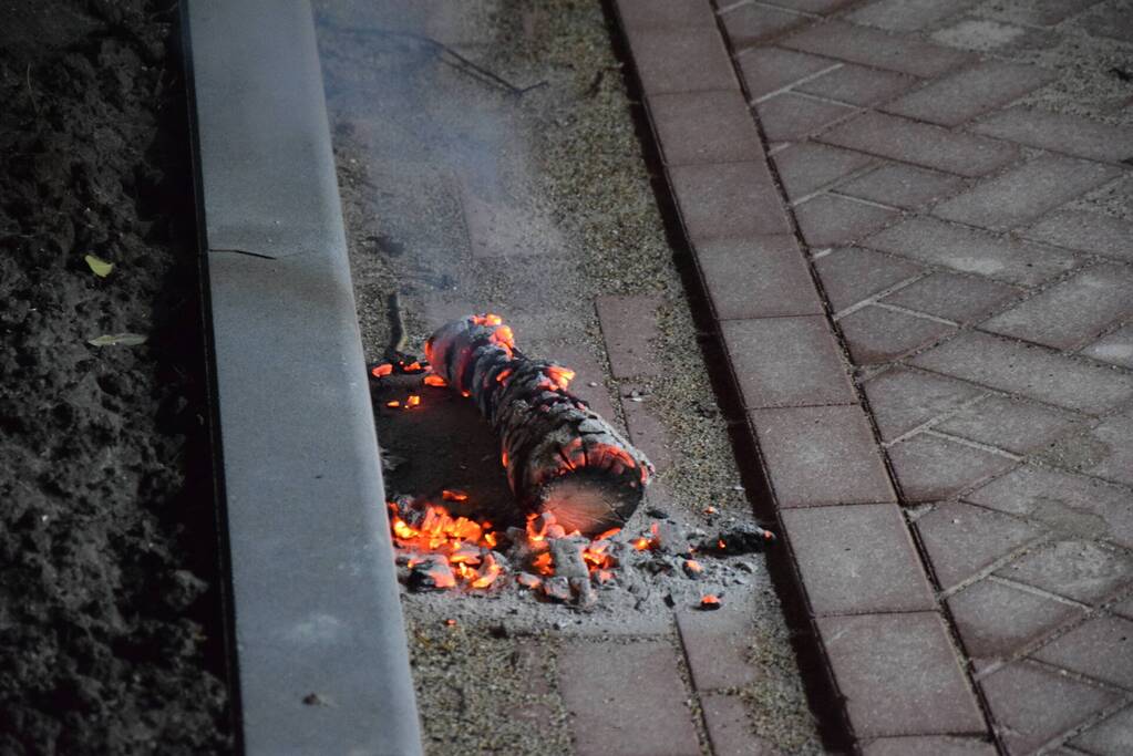 Schoorsteenbrand zorgt voor forse rookontwikkeling