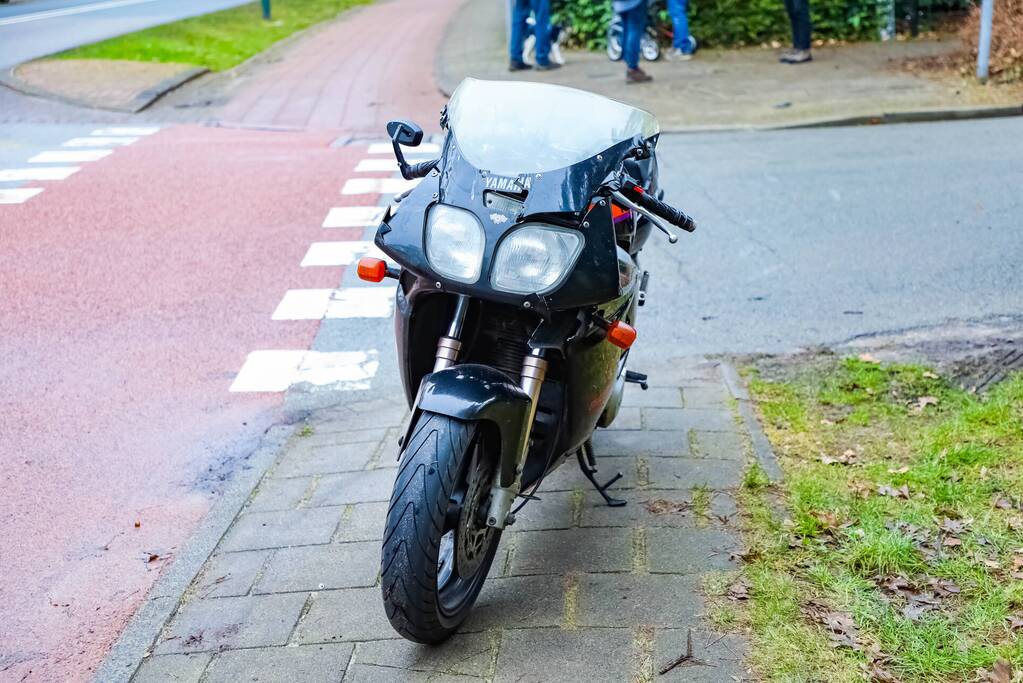 Aanrijding tussen motor en auto
