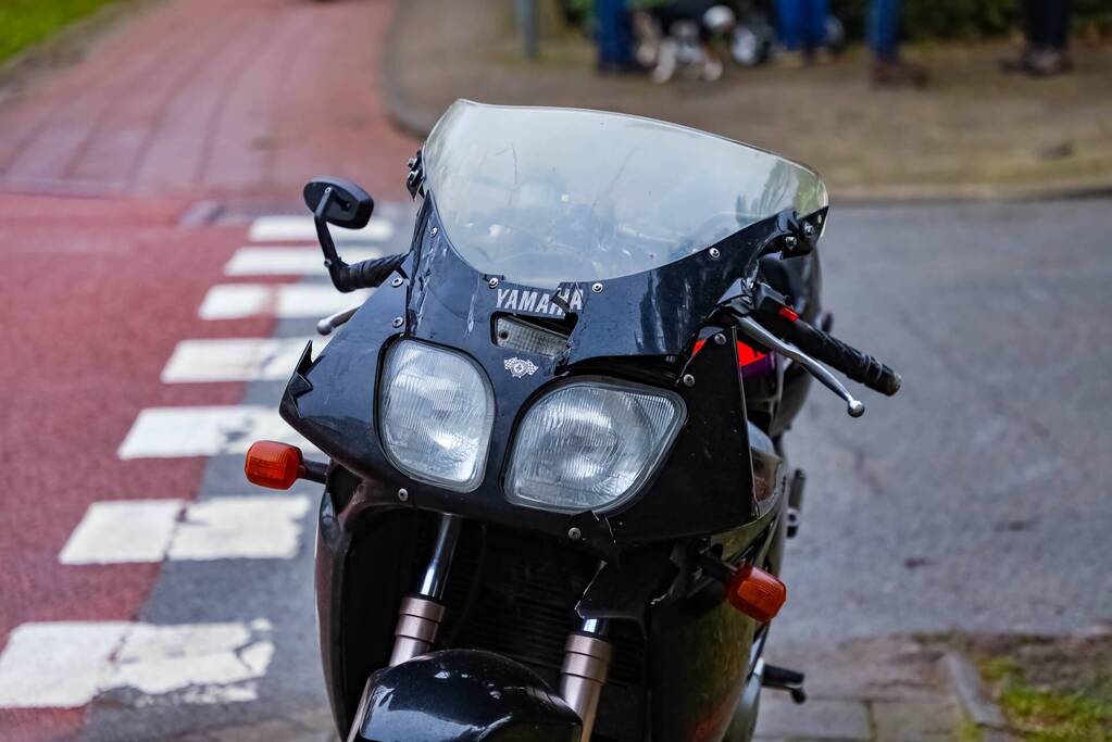 Aanrijding tussen motor en auto